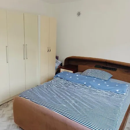 Kruna 아파트 소코 반자