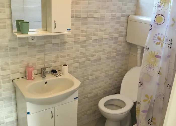 Kruna 索科矿泉村